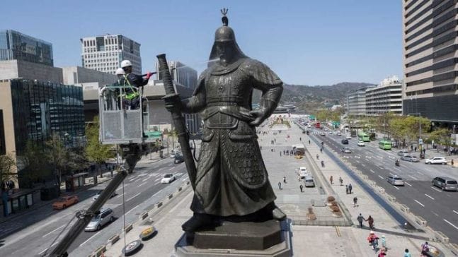 광화문광장, 정치공학과 스펙타클